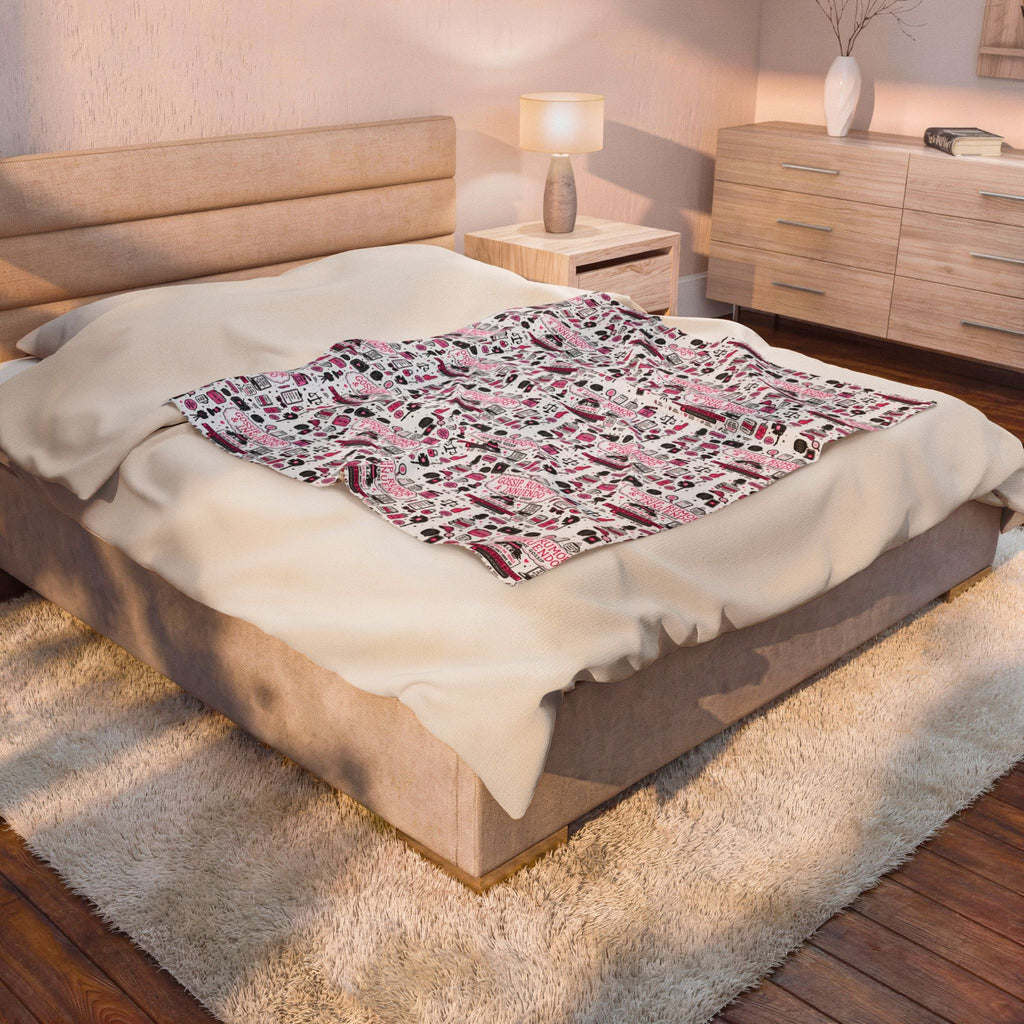 GRI Doodle Velveteen Plush Blanket — Pink Parisian Pattern Cozy Throw